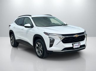 Used 2025 Chevrolet Trax LT FWD video 3