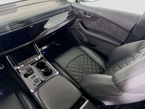 Used 2022 Audi SQ7 Premium Plus AWD/4WD image 25
