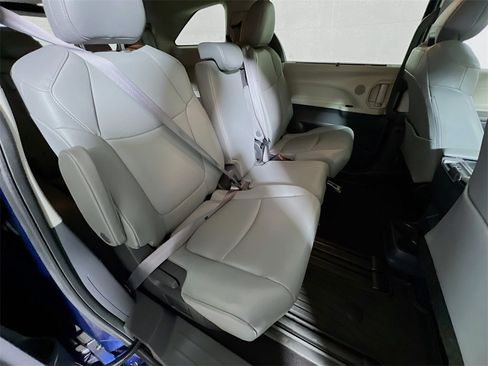 Certified 2024 Toyota Sienna XLE image 24