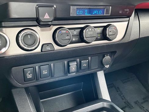 Used 2023 Toyota Tacoma SR5 w/ Technology Package AWD/4WD image 22