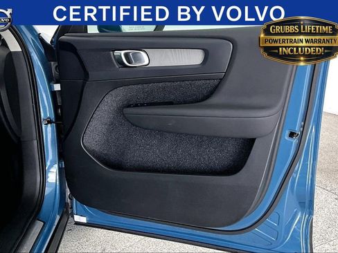 Certified 2025 Volvo XC40 B5 Core AWD/4WD image 22