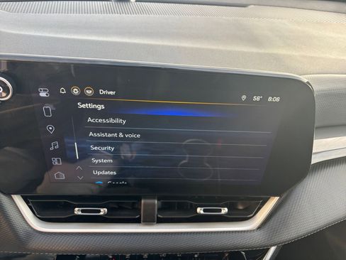 Used 2025 Chevrolet Equinox LT AWD/4WD image 21