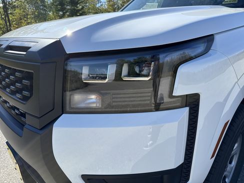 New 2026 Nissan Frontier S image 14