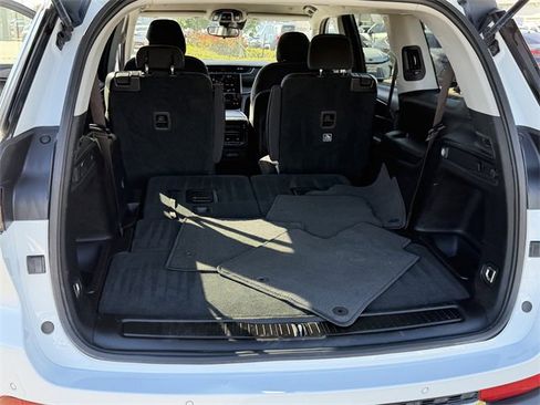 Used 2023 Jeep Grand Cherokee L Laredo image 23