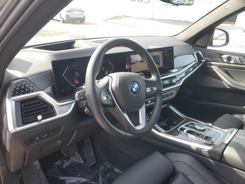 Used 2024 BMW X5 xDrive40i w/ Premium Package image 10