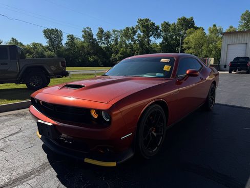 Used 2021 Dodge Challenger GT RWD image 4