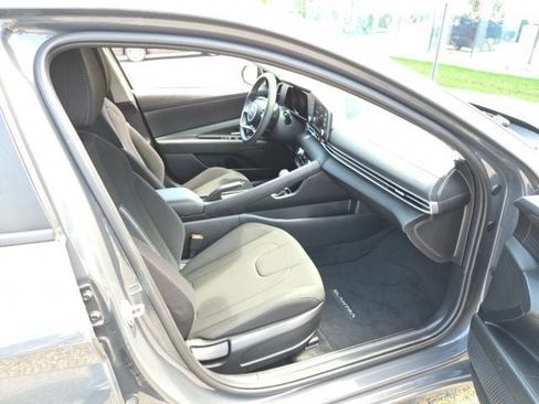 Used 2023 Hyundai Elantra SEL w/ Cargo Package FWD image 10