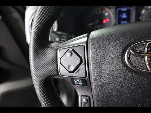 Used 2022 Toyota Tacoma TRD Sport image 18