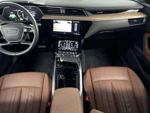 Used 2024 Audi Q8 e-tron Premium image 28