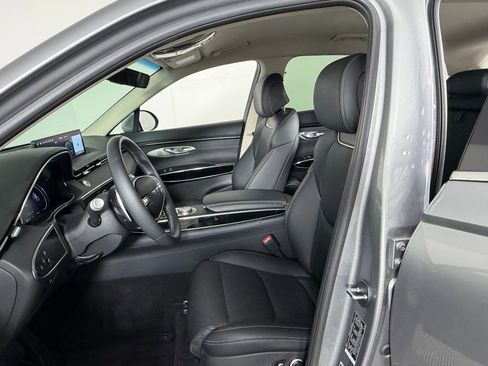 Used 2025 Genesis GV70 2.5T AWD/4WD image 23