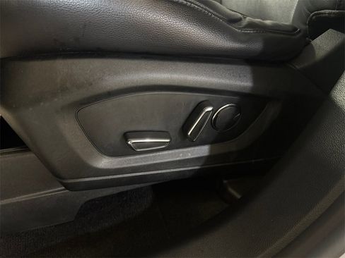 Used 2020 Ford Explorer Limited image 13