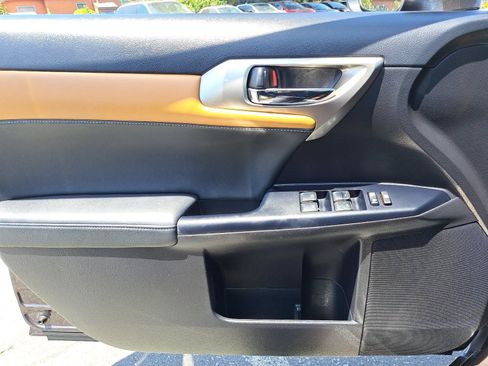 Used 2014 Lexus CT 200h w/ Seat Comfort Package FWD image 25