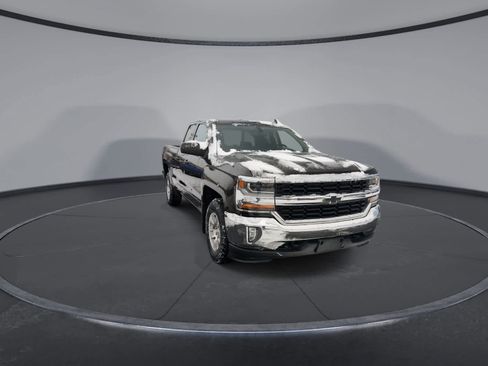 Used 2018 Chevrolet Silverado 1500 LT w/ All Star Edition image 2