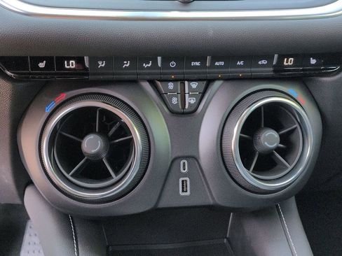 New 2026 Chevrolet Blazer LT w/ Midnight/Sport Edition FWD image 17