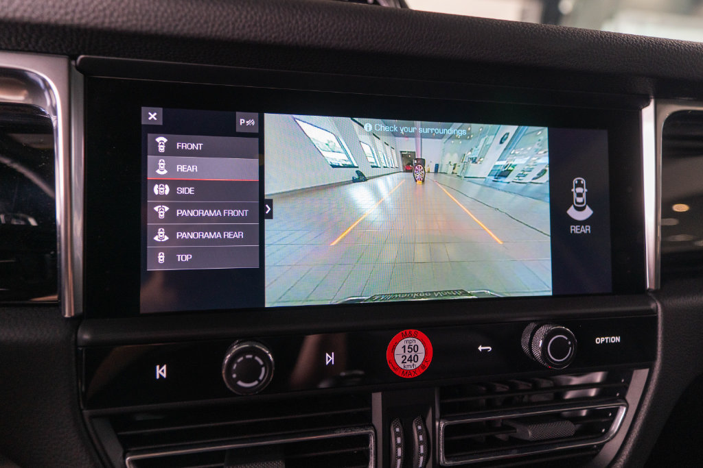 Certified 2026 Porsche Macan AWD/4WD image 29