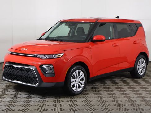Used 2022 Kia Soul LX image 5