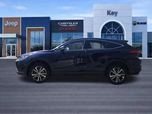 Used 2023 Toyota Venza LE AWD/4WD image 5