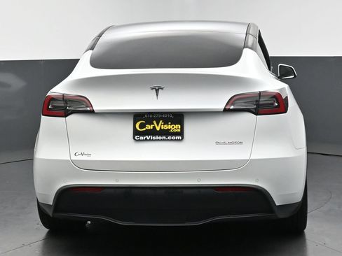 Used 2022 Tesla Model Y Performance AWD/4WD image 3
