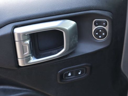 Used 2020 Jeep Wrangler Sport AWD/4WD image 18