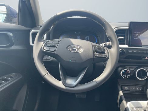 New 2025 Hyundai Venue Limited image 13