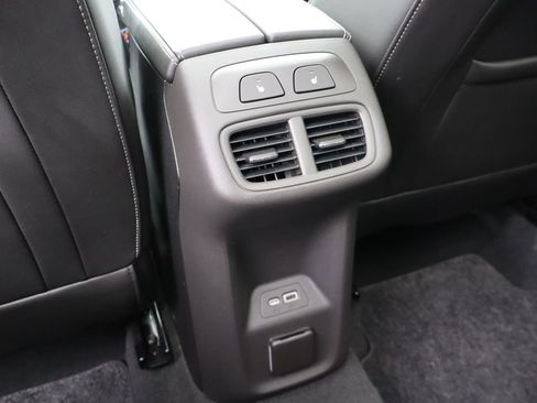 Used 2023 Buick Envision Avenir image 42