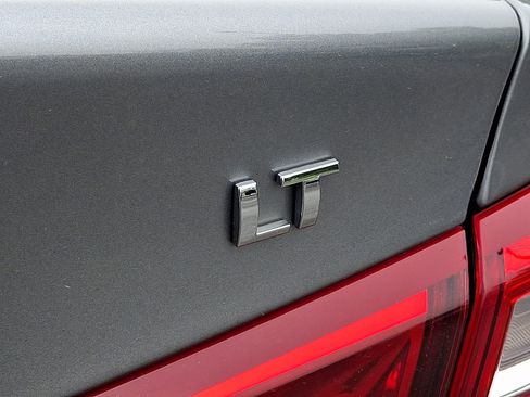 Used 2024 Chevrolet Malibu LT FWD image 31