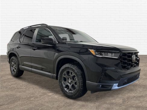 New 2025 Honda Pilot TrailSport image 8