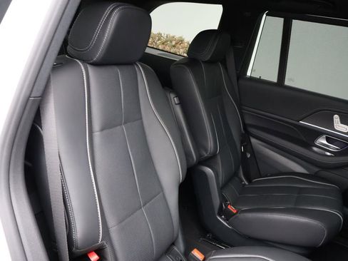 New 2026 Mercedes-Benz GLS 580 4MATIC image 14