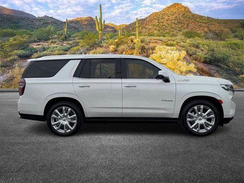Used 2024 Chevrolet Tahoe High Country image 3