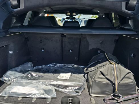 New 2026 BMW XM Label Red w/ M Driver's Package image 7