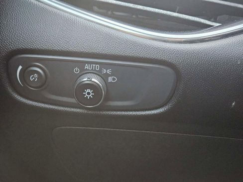 Used 2017 Chevrolet Malibu LT w/ Leather Package image 35