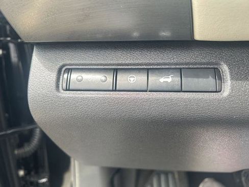 Certified 2025 Nissan Pathfinder SL FWD image 17