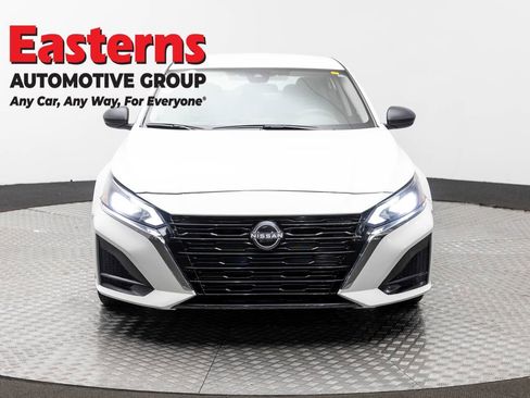 Used 2025 Nissan Altima 2.5 SV image 2