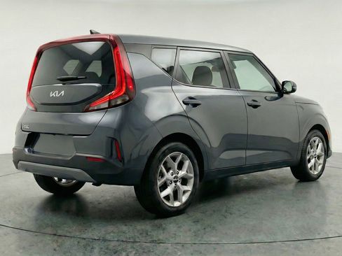 Used 2025 Kia Soul LX w/ LX Technology Package FWD image 9
