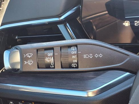 Used 2025 Chevrolet Tahoe LS image 13