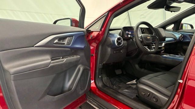New 2026 Chevrolet Equinox EV LT w/ Convenience Package II AWD/4WD image 30