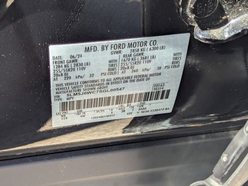 Used 2025 Lincoln Aviator Premiere image 17