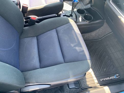 Used 2016 Toyota Prius C Two image 20