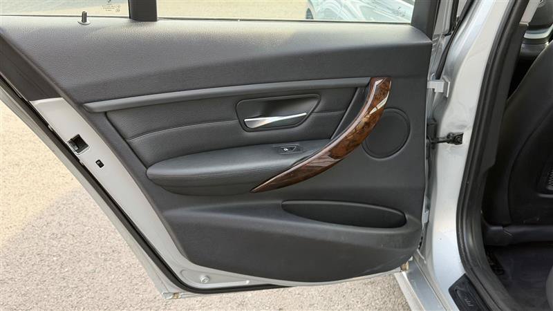 Used 2014 BMW 335i xDrive Sedan AWD/4WD image 42