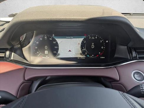 Used 2021 Land Rover Range Rover Evoque R-Dynamic HSE image 11