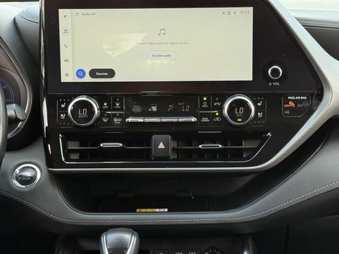 Used 2023 Toyota Highlander Platinum image 17