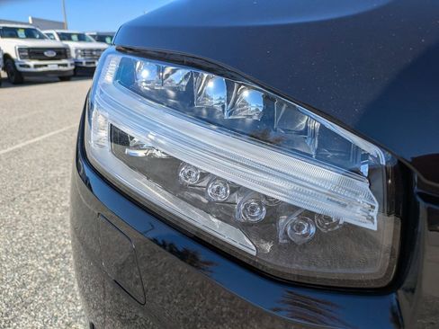 Certified 2024 Volvo XC90 B6 Ultimate w/ Lounge Package image 10