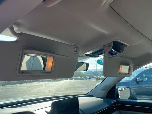 Used 2025 Honda Pilot Elite image 15