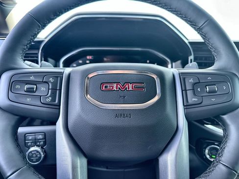 New 2026 GMC Sierra 1500 SLT image 33