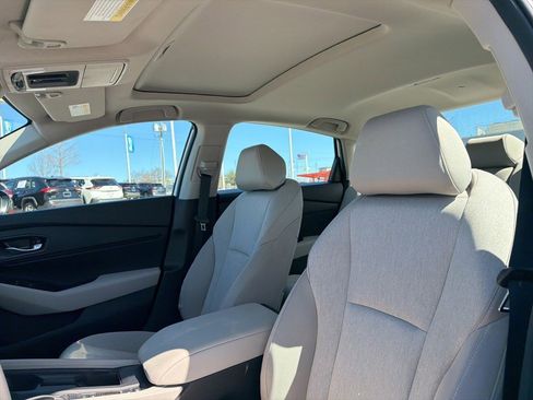 Used 2025 Honda Accord SE image 11