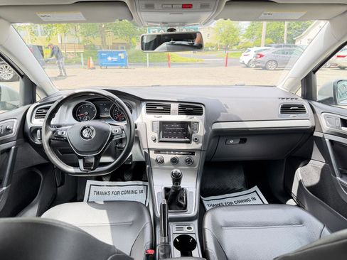 Used 2015 Volkswagen Golf S FWD image 25