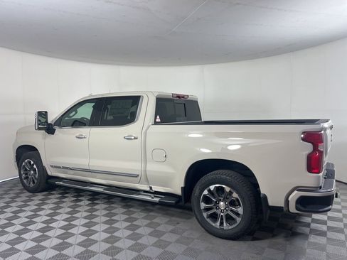 New 2026 Chevrolet Silverado 1500 High Country w/ Technology Package AWD/4WD image 11