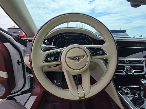 Used 2022 Bentley Flying Spur W12 AWD/4WD image 3