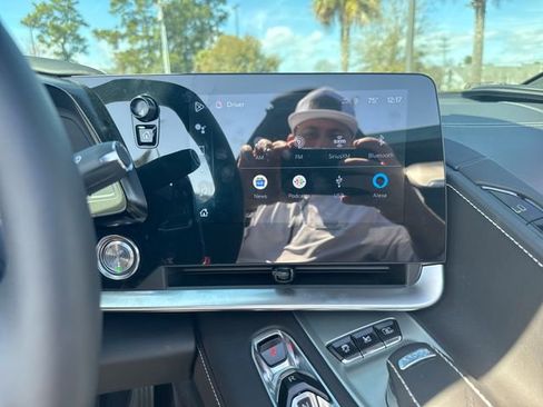 Used 2025 Chevrolet Corvette Stingray Premium Conv w/ Z51 Performance Package image 19