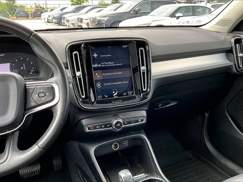 Used 2019 Volvo XC40 T5 Momentum AWD/4WD image 7